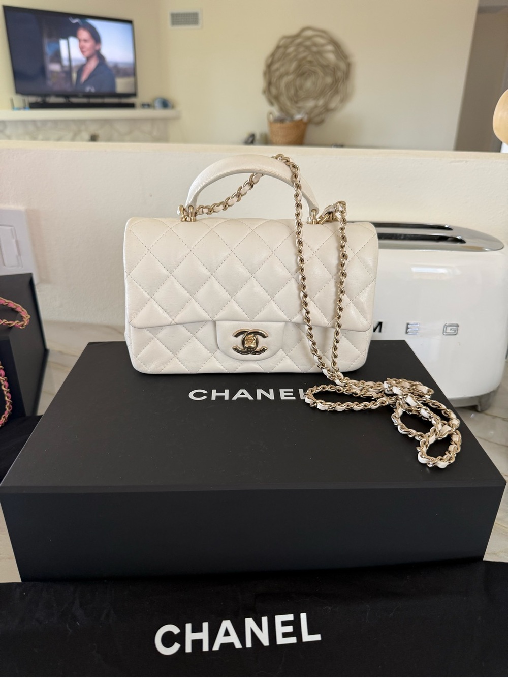 CHANEL Cream Quilted Leather Top-Handle Shoulder Bag with Chain